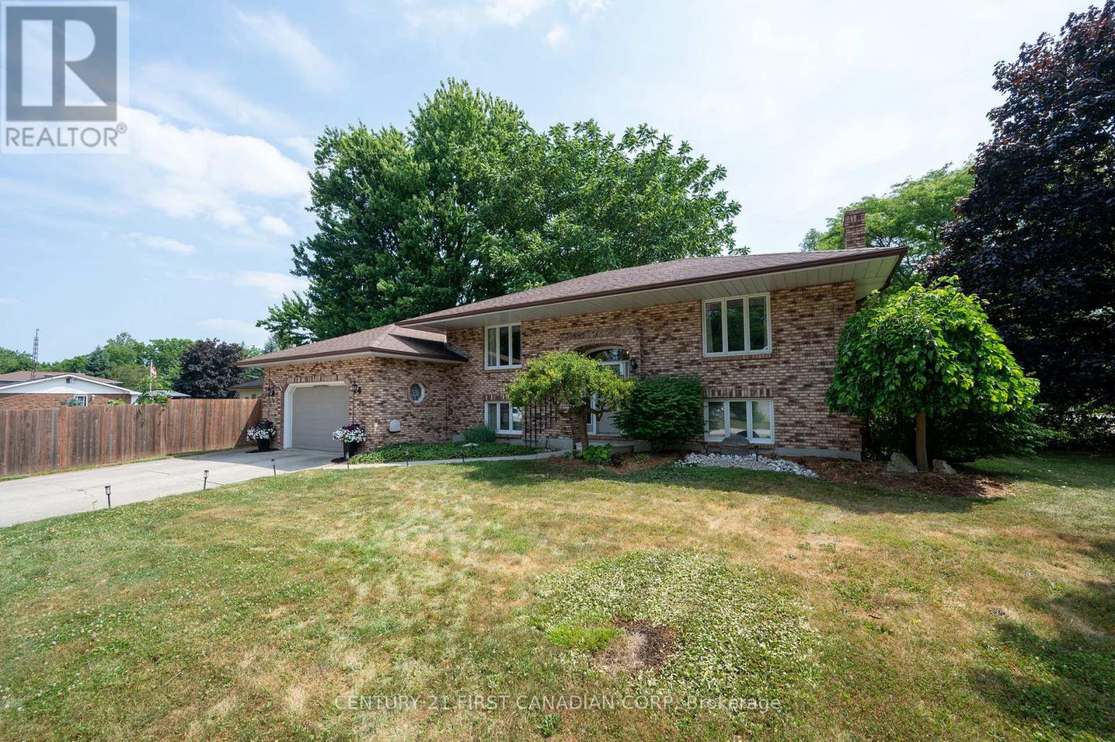 MLS® listing #30064341 for sale located at 11 WATER STREET