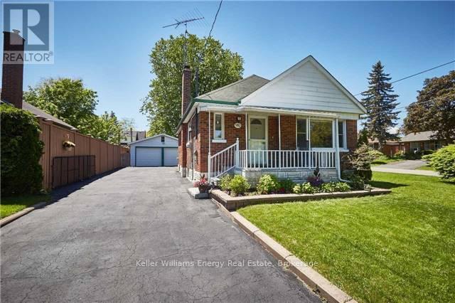 MLS® listing #30064372 for sale located at LOWER - 910 GRIERSON STREET