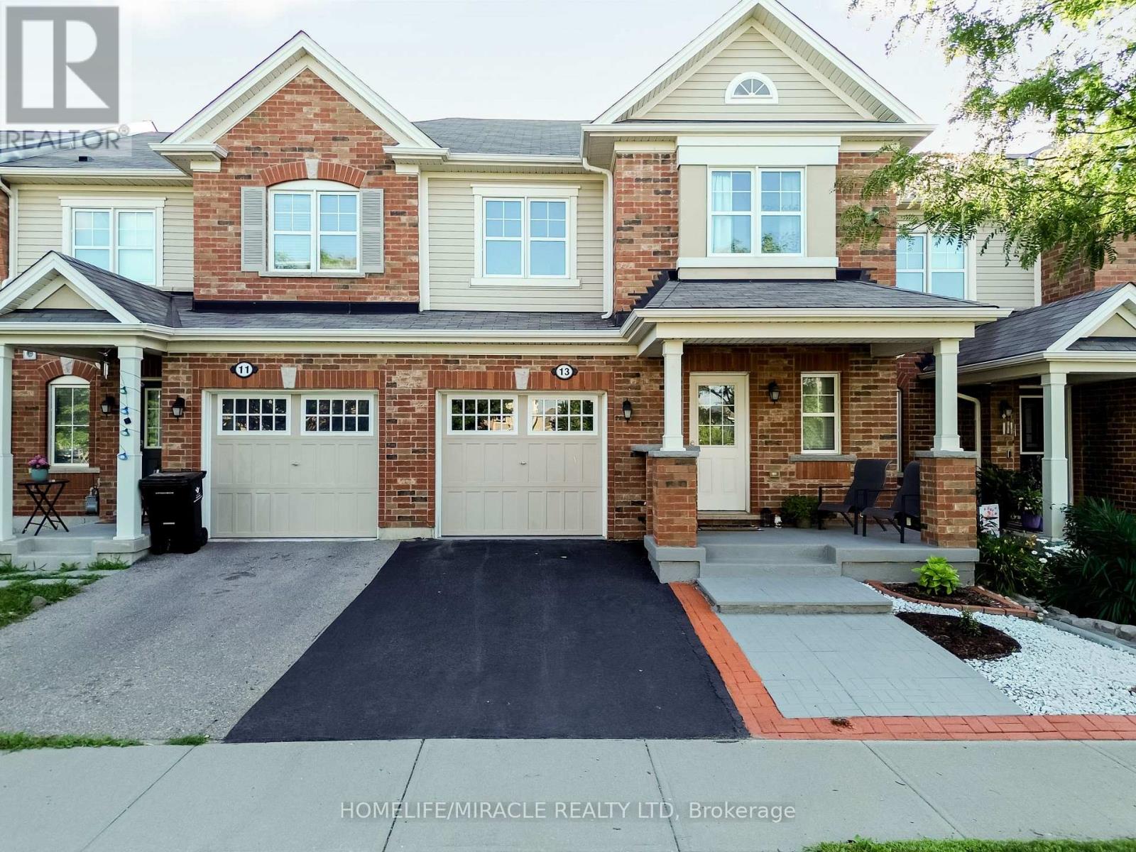 MLS® listing #30064926 for sale located at 13 ARBOURVIEW CRESCENT