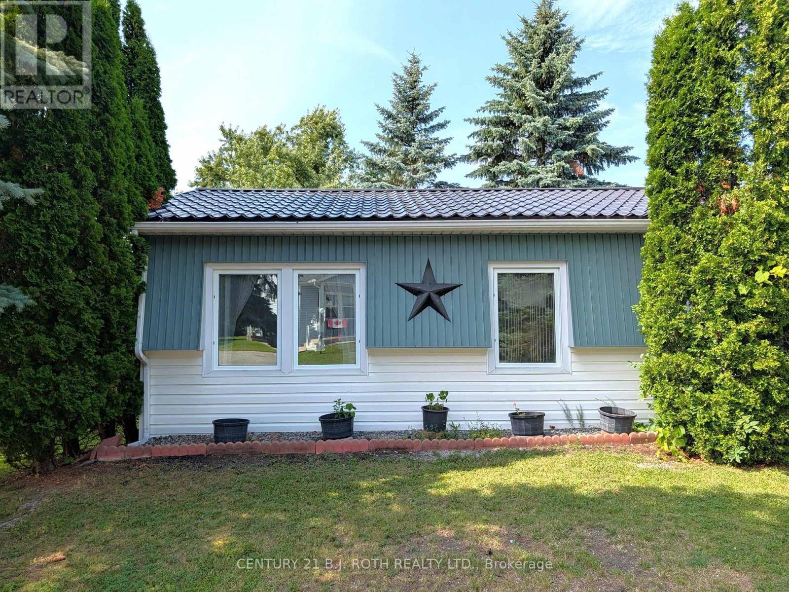 MLS® listing #30066157 for sale located at 66 LINDEN LANE