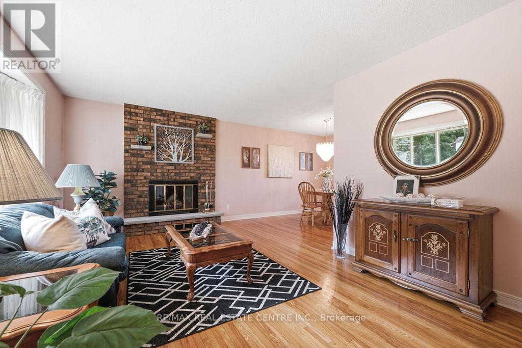 MLS® listing #30066215 for sale located at 633 BIRCH STREET