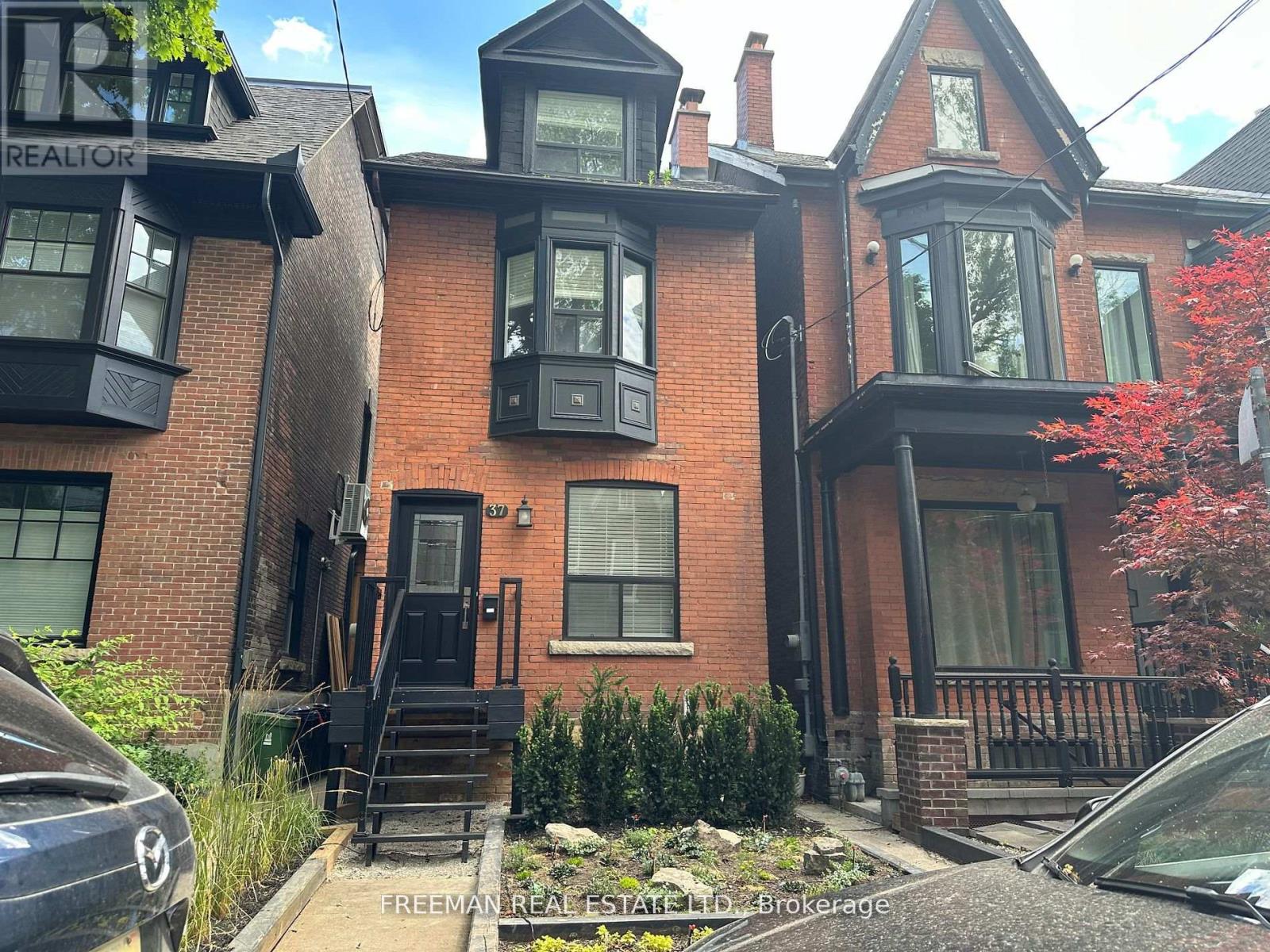 MLS® listing #30068778 for sale located at 37 GRANT STREET