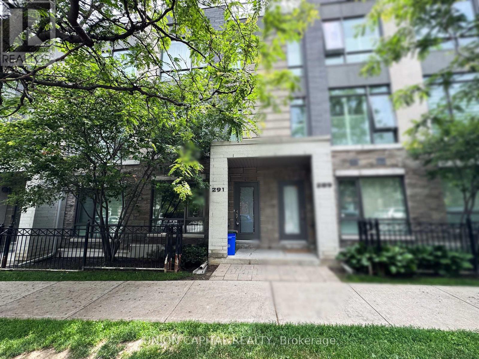 MLS® listing #30069028 for sale located at 291 SOUTH PARK ROAD