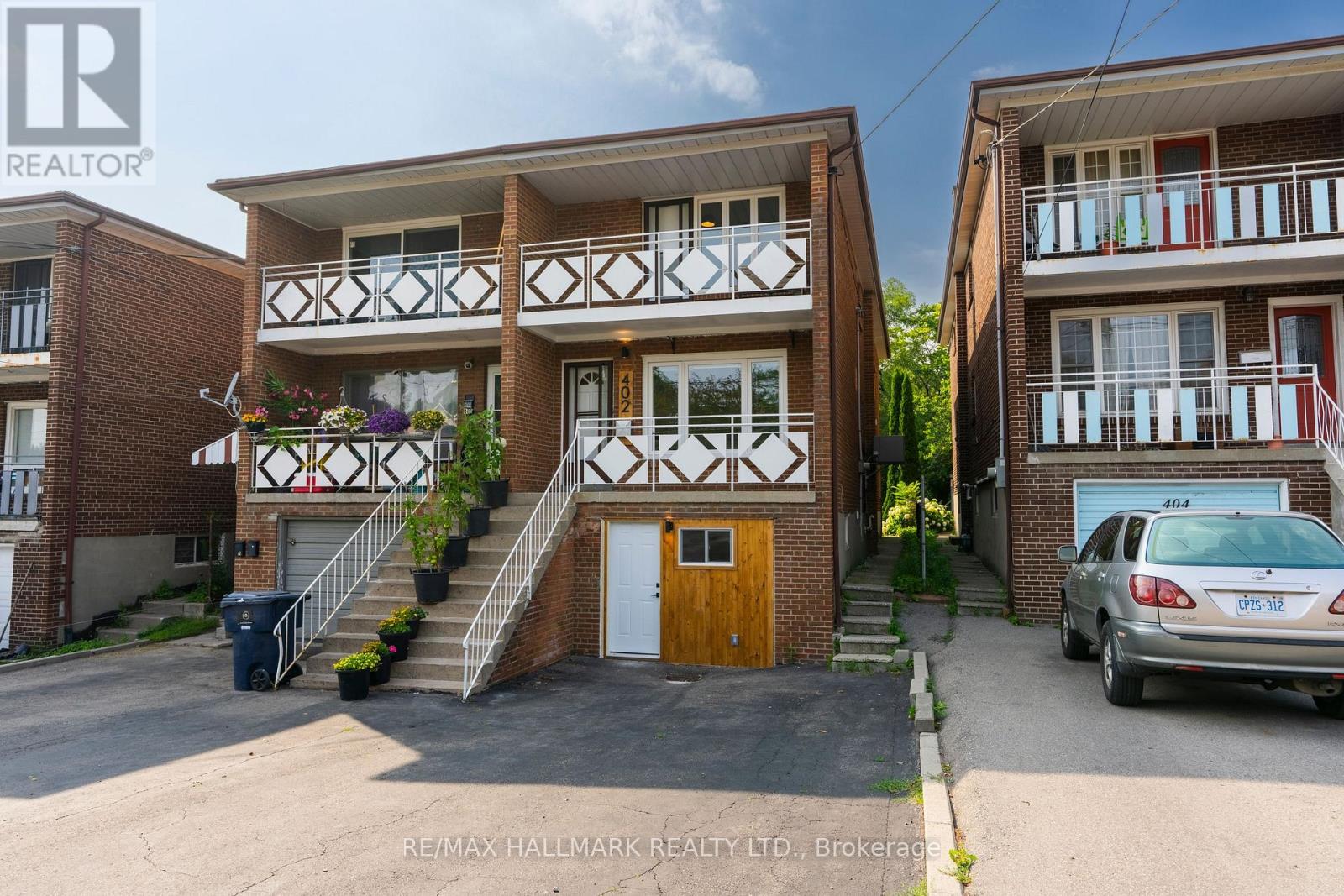 MLS® listing #30069063 for sale located at LOWER / BSMT - 402 KINGSTON ROAD