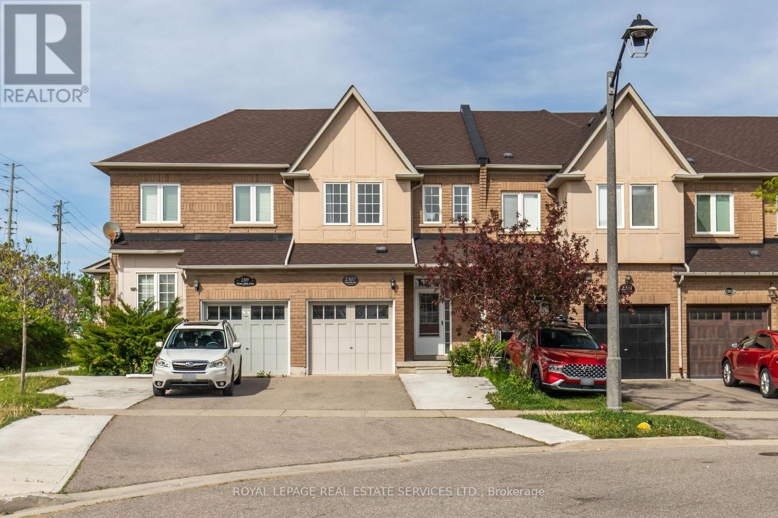 MLS® listing #30069276 for sale located at 2307 STONE GLEN CRESCENT