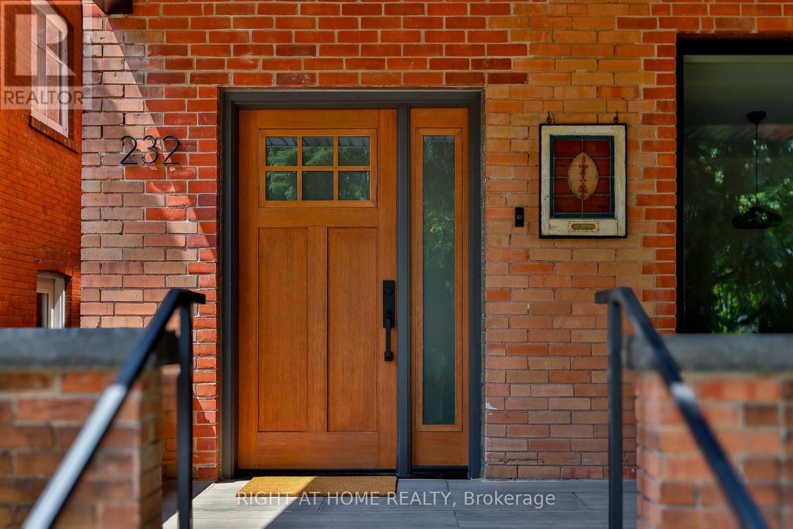 MLS® listing #30069358 for sale located at 232 WILLARD AVENUE