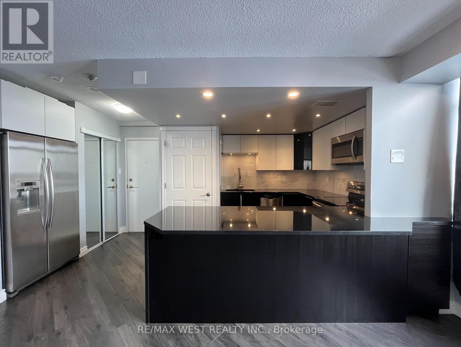 MLS® listing #30069360 for sale located at 1007 - 300 WEBB DRIVE