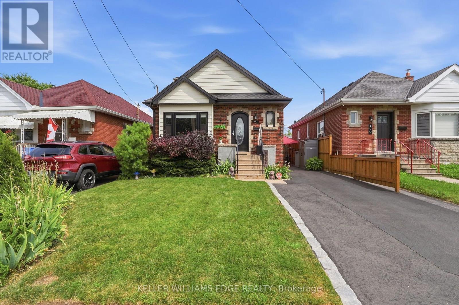 MLS® listing #30069365 for sale located at 127 TRAGINA AVENUE S
