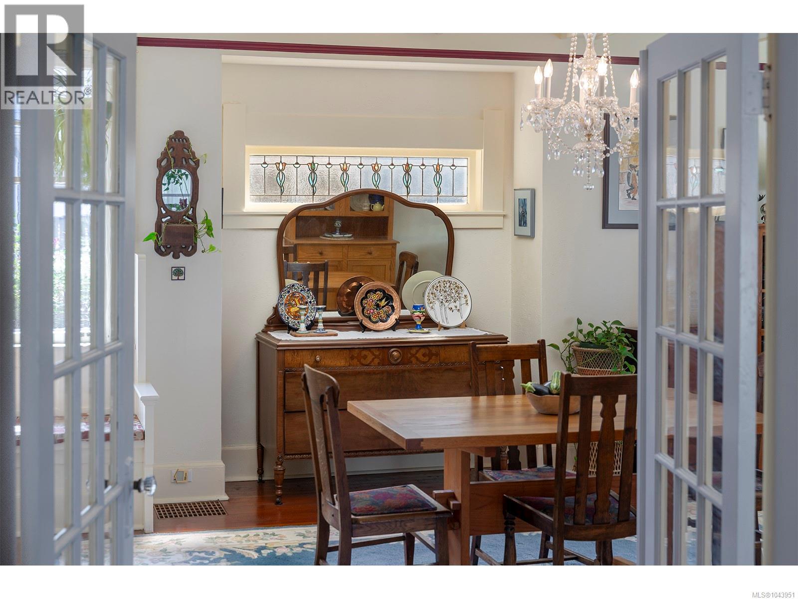 MLS® listing #30069372 for sale located at 1630 Pinewood Ave
