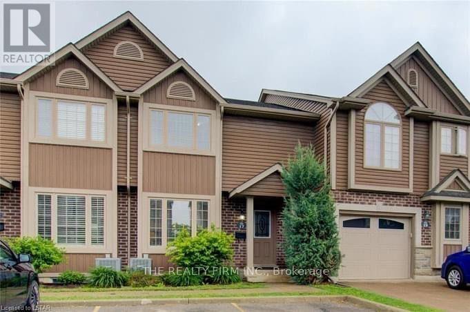 MLS® listing #30069391 for sale located at 17 - 2635 BATEMAN TRAIL