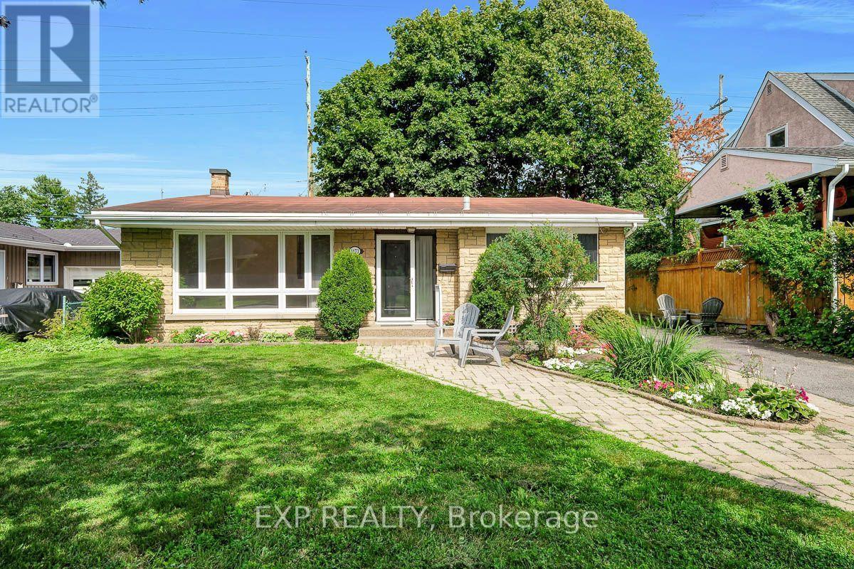 MLS® listing #30069461 for sale located at 1473 CHOMLEY CRESCENT