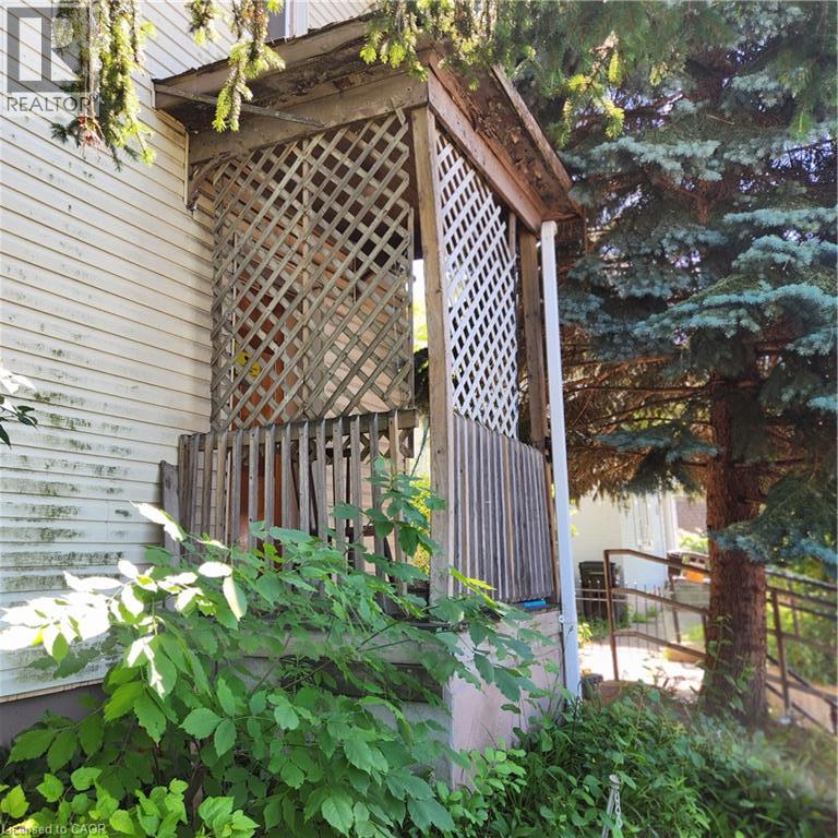 MLS® listing #30070050 for sale located at 365 VICTORIA Street N