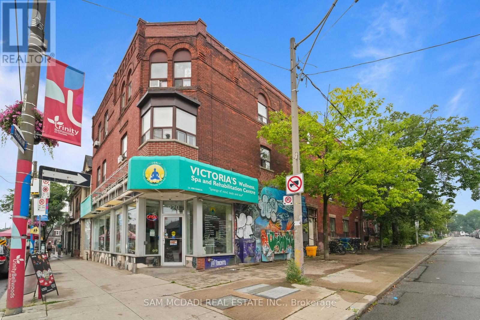 MLS® listing #30071651 for sale located at APT 2 - 180 BELLWOODS AVENUE