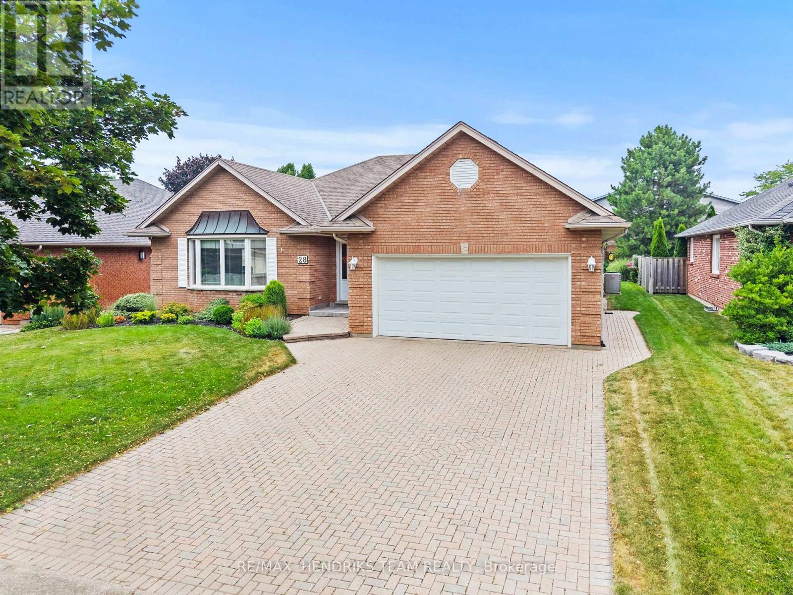 MLS® listing #30072577 for sale located at 28 HERITAGE LANE