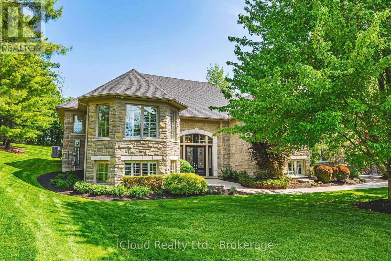 MLS® listing #30072615 for sale located at 845 HIDDEN VALLEY ROAD