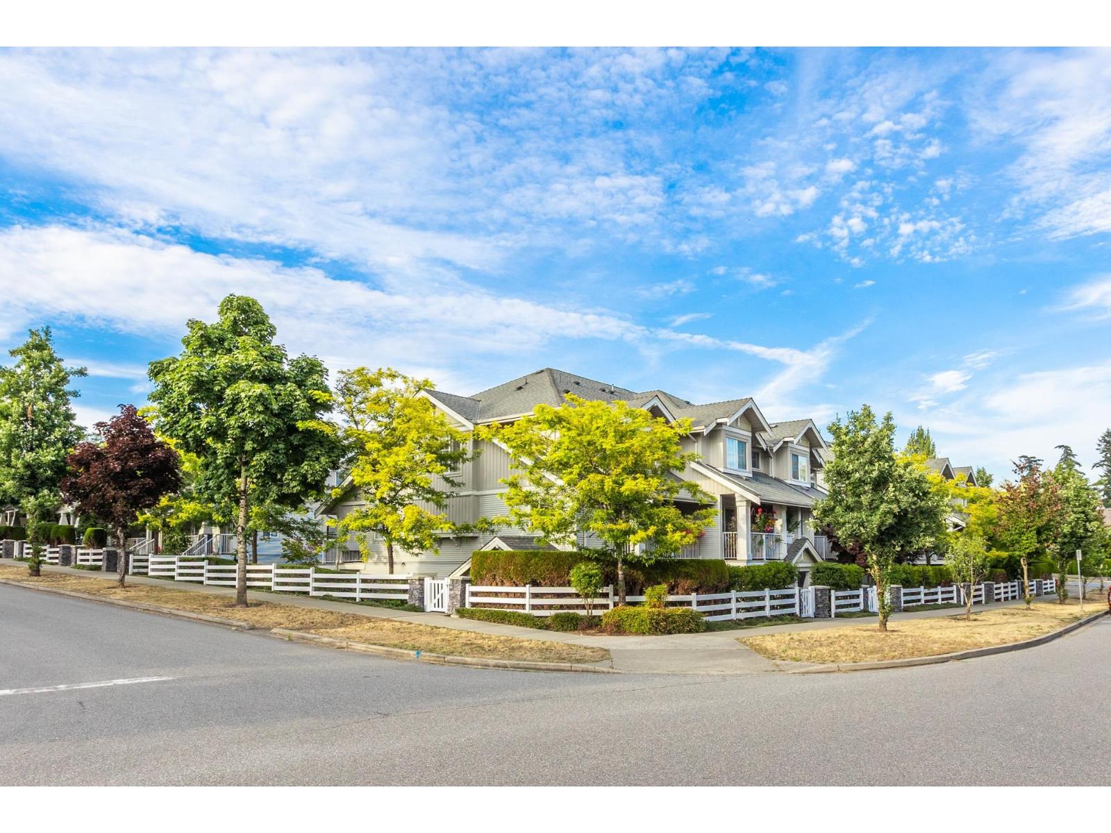 MLS® listing #30072887 for sale located at 42 6568 193B STREET