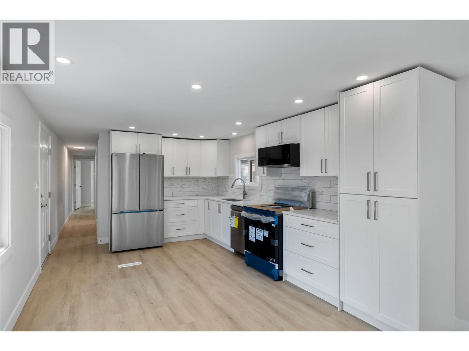 MLS® listing #30073373 for sale located at 2805 Westsyde Road Unit# 14