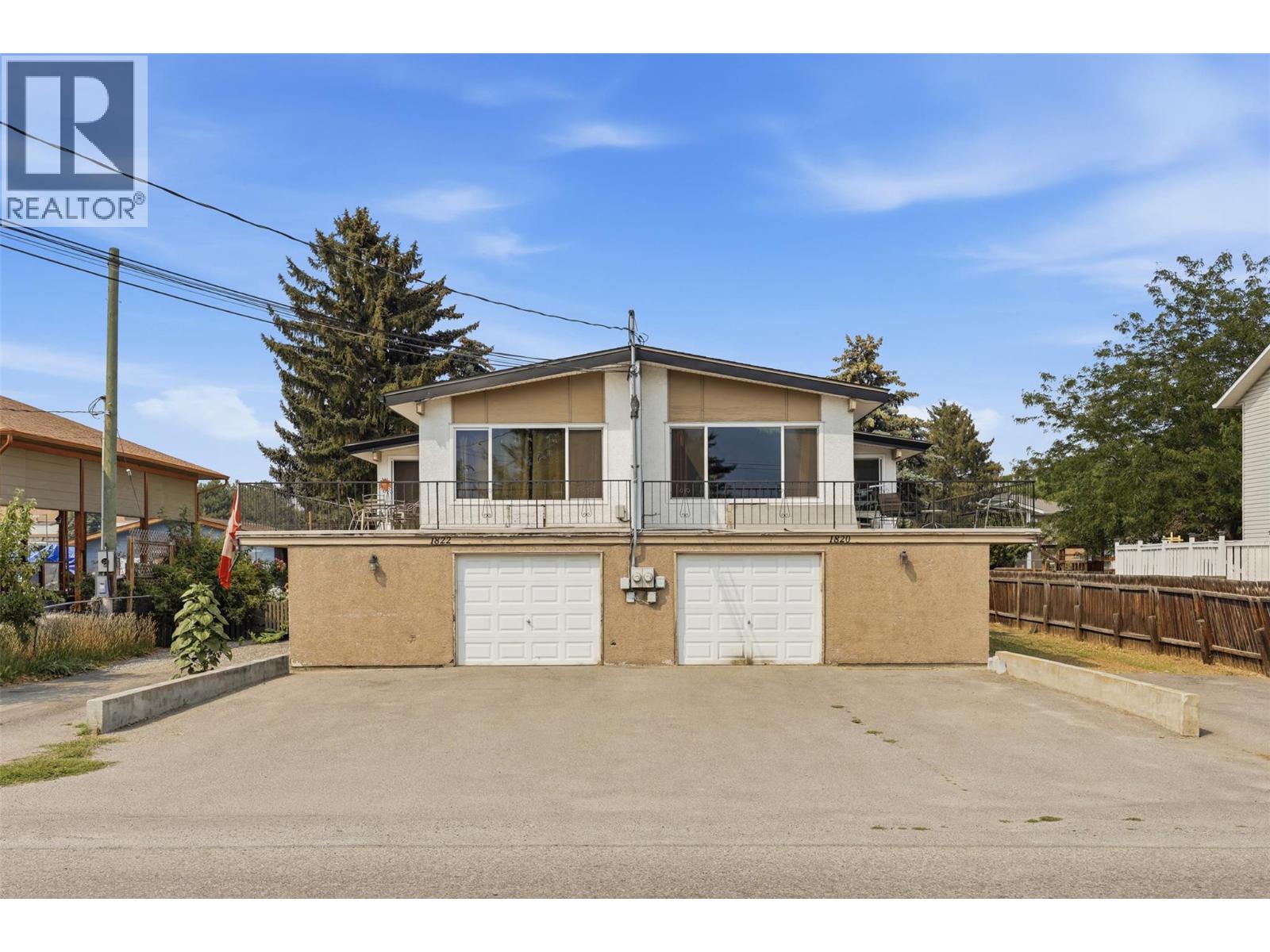 MLS® listing #30073377 for sale located at 1820/1822 Gellrich Avenue