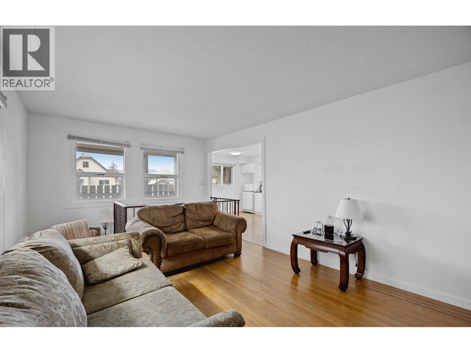 MLS® listing #30073464 for sale located at 293 Poplar Street