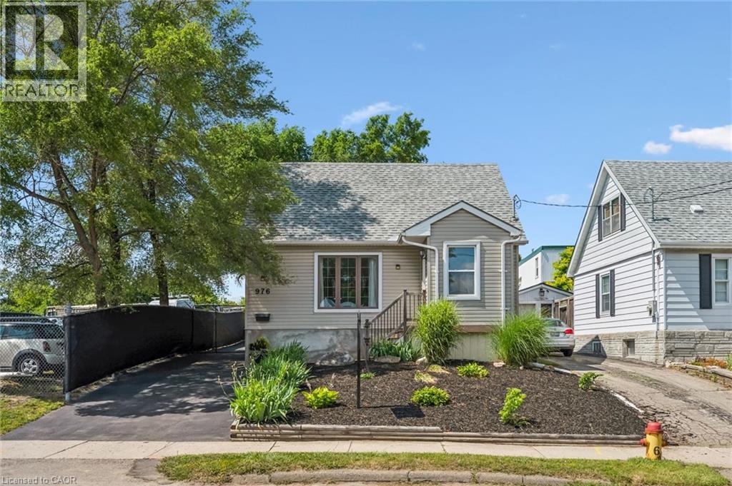 MLS® listing #30074386 for sale located at 976 GUELPH Street