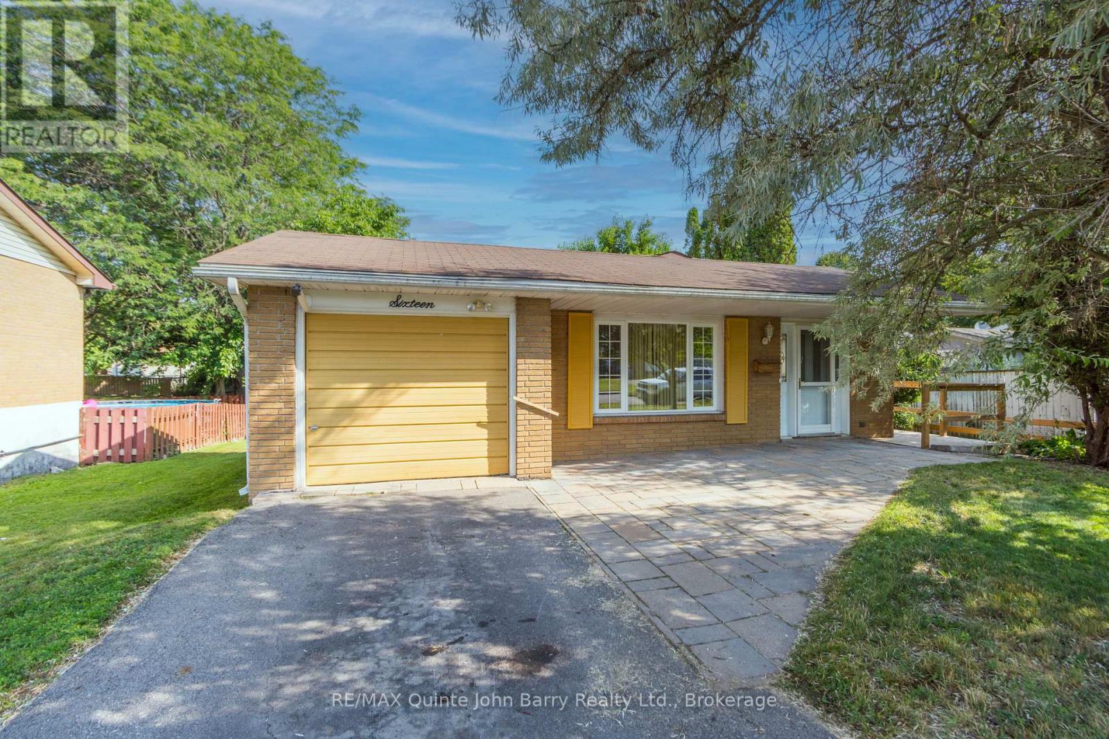 MLS® listing #30074720 for sale located at 16 AUSTIN STREET