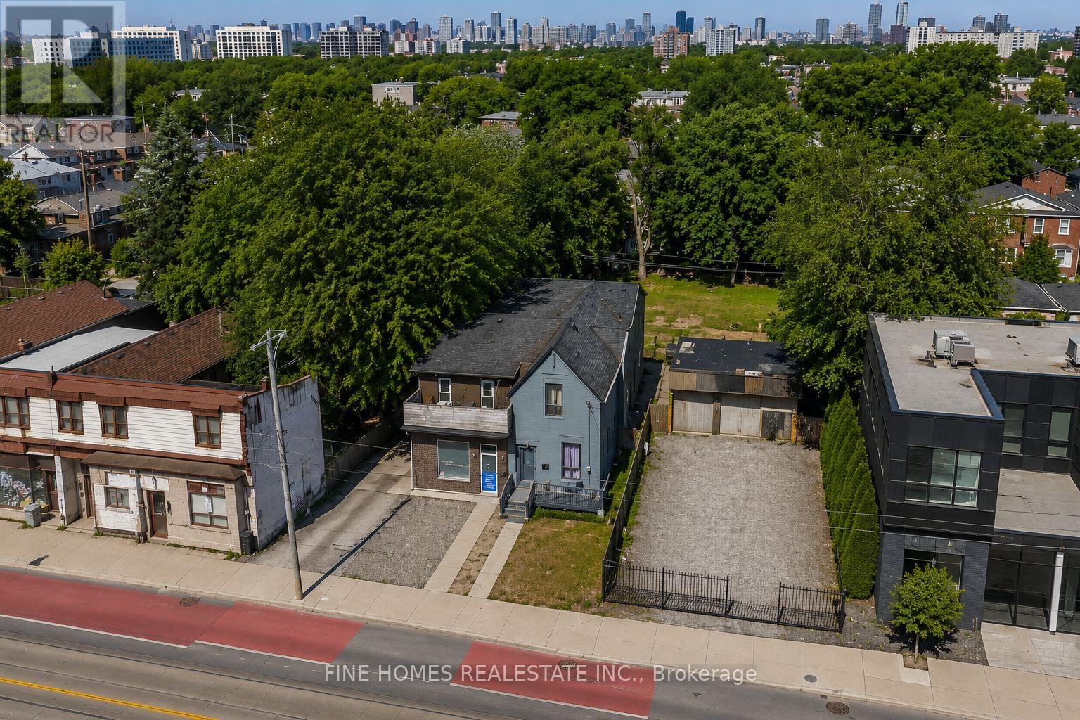 MLS® listing #30075379 for sale located at 318 DUFFERIN STREET