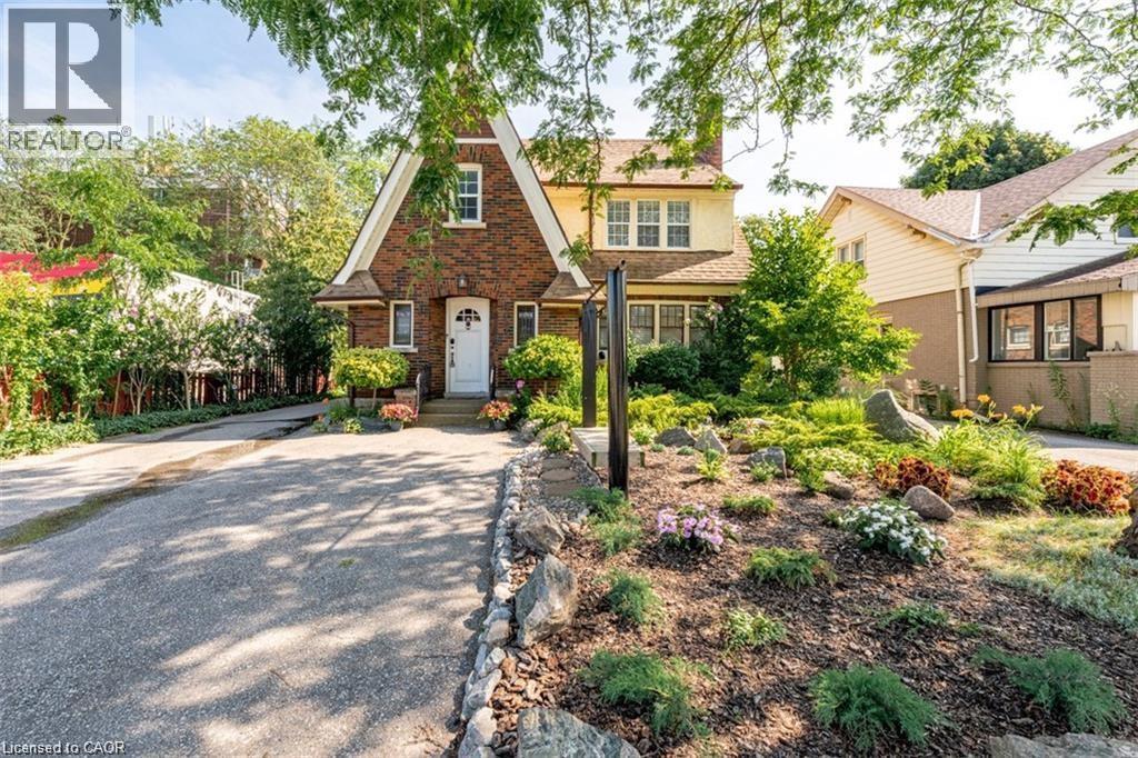 MLS® listing #30075393 for sale located at 6942 LUNDYS Lane