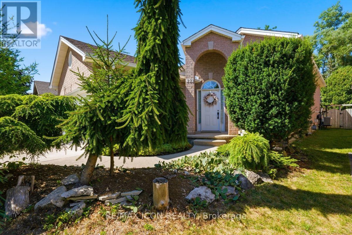 MLS® listing #30075451 for sale located at 632 THORNWOOD DRIVE