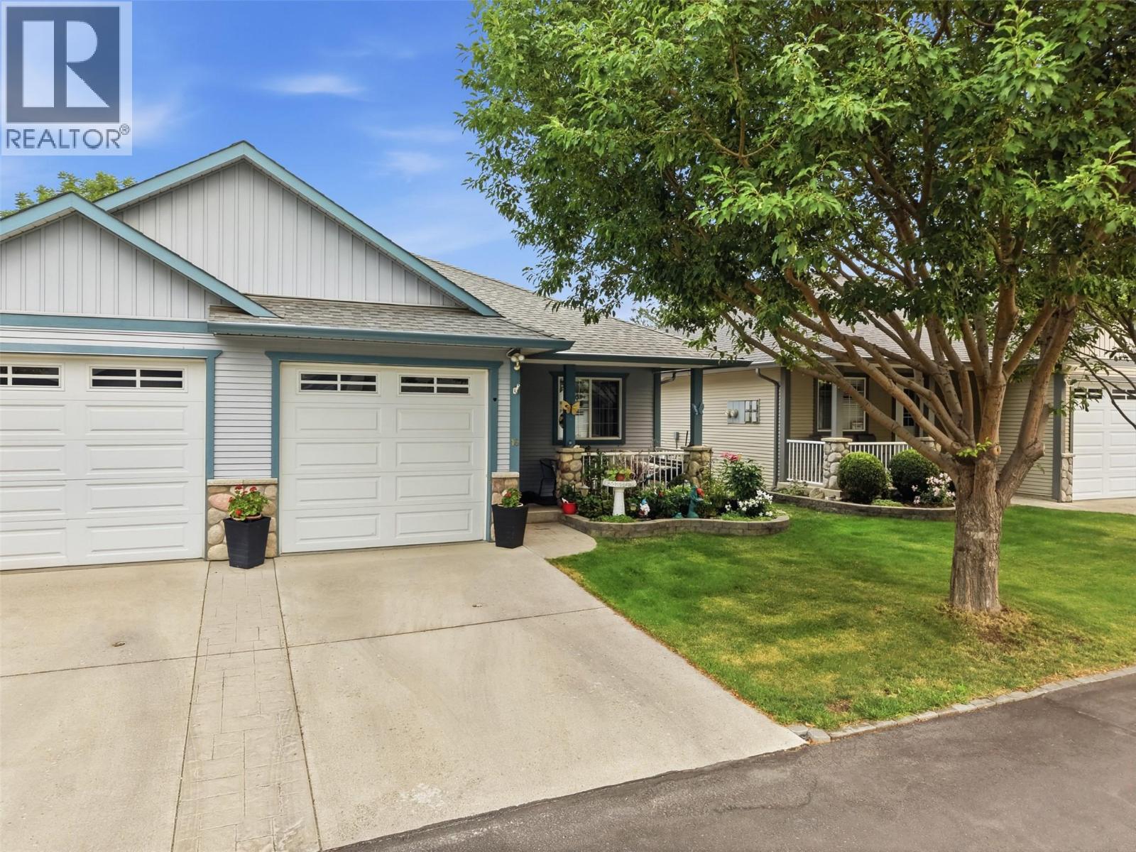 MLS® listing #30075669 for sale located at 1836 Greenfield Avenue Unit# 16