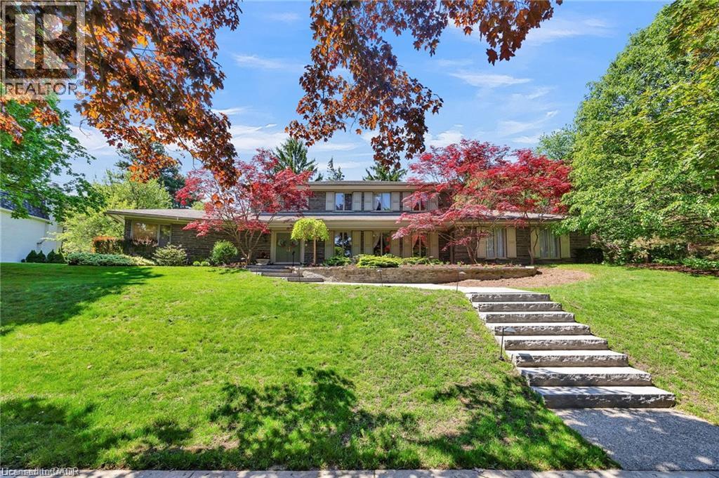 MLS® listing #30075996 for sale located at 61 HUNTLEY Crescent