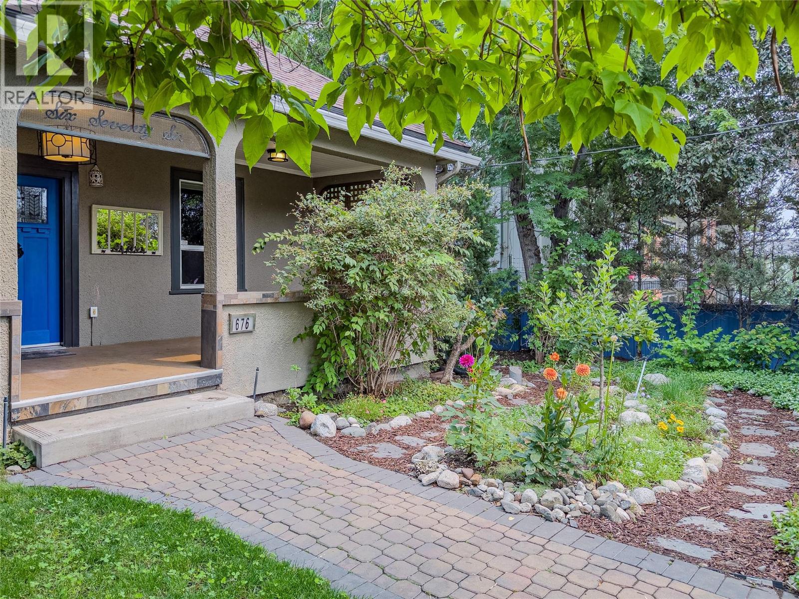 MLS® listing #30076107 for sale located at 676 BATTLE Street