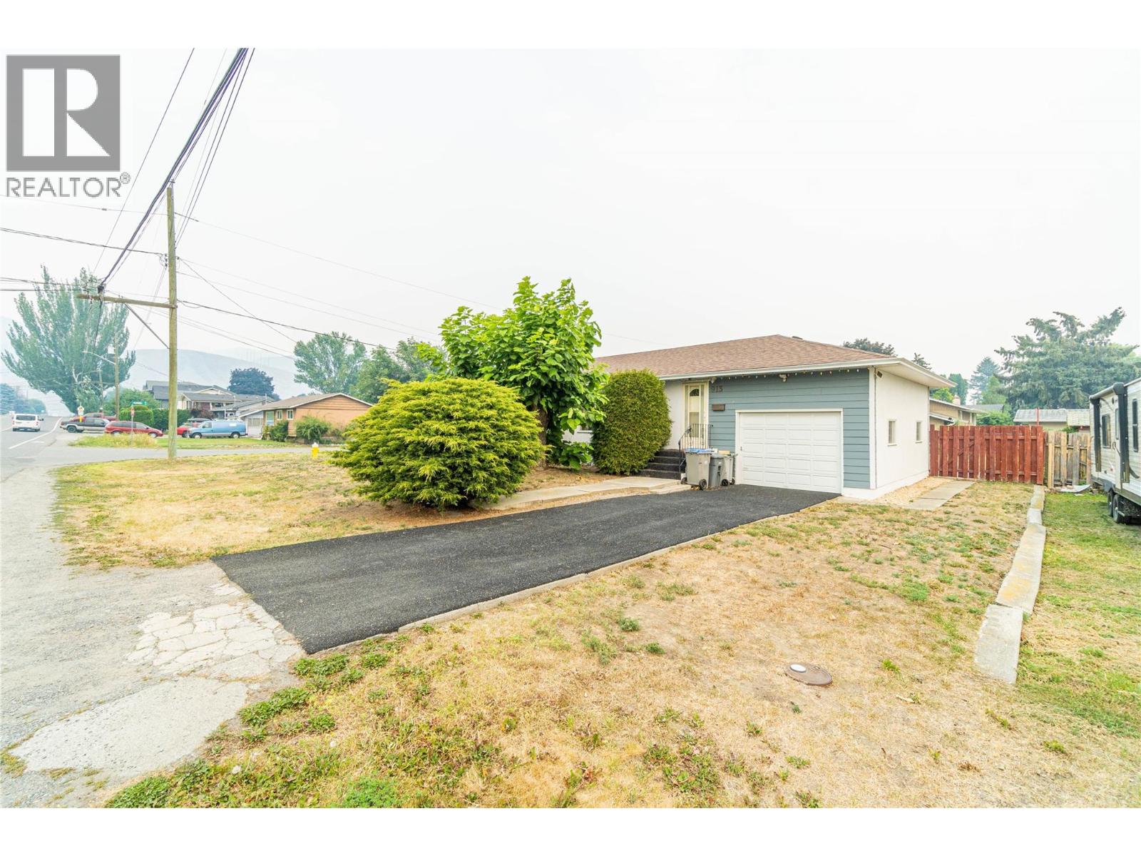 MLS® listing #30076165 for sale located at 913 Holt Street