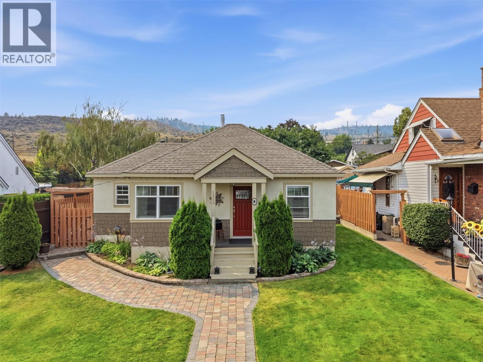 MLS® listing #30076928 for sale located at 1233 Pine Street