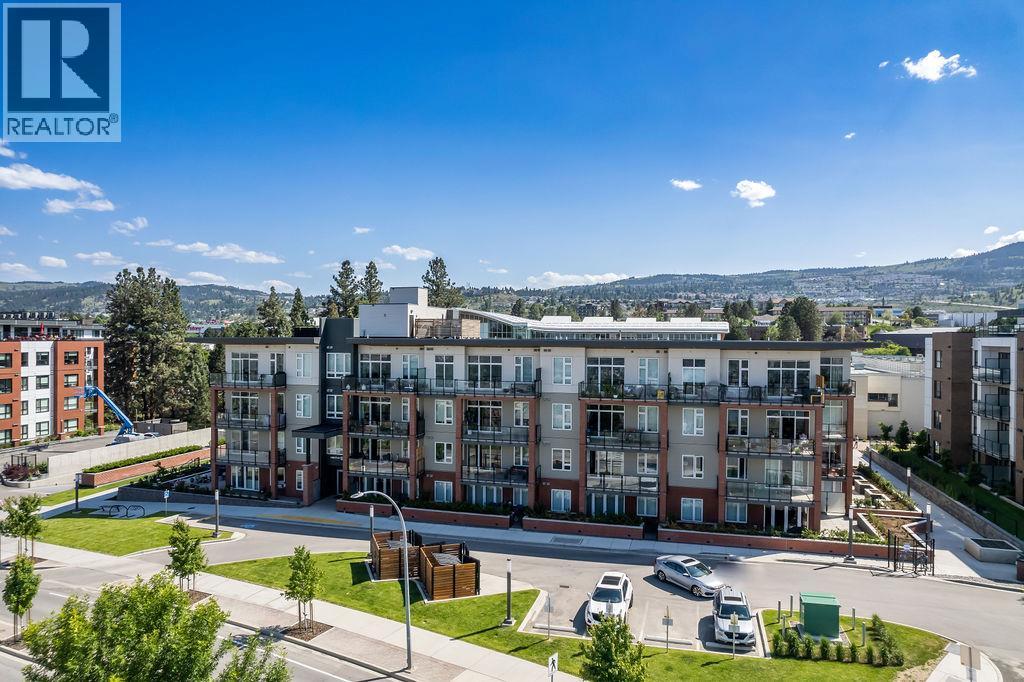 MLS® listing #30077646 for sale located at 885 UNIVERSITY Drive Unit# 113