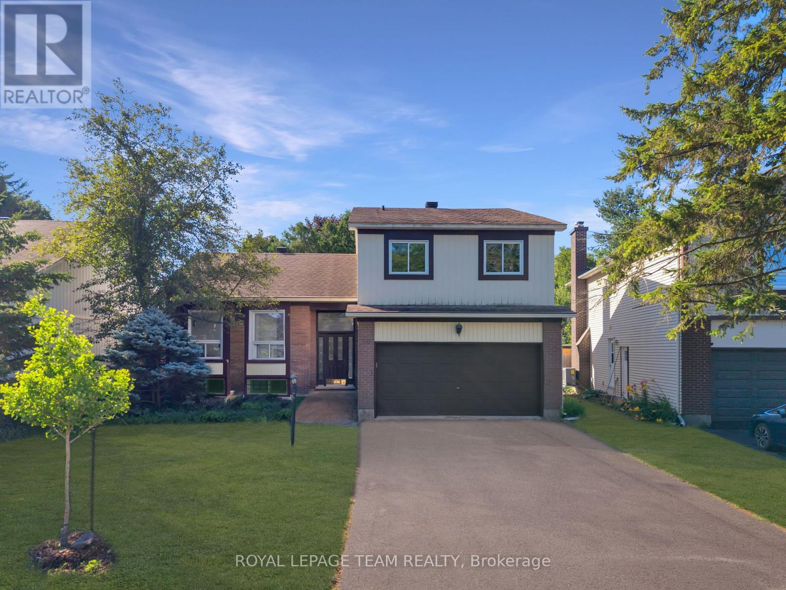 MLS® listing #30078908 for sale located at 50 EQUESTRIAN DRIVE