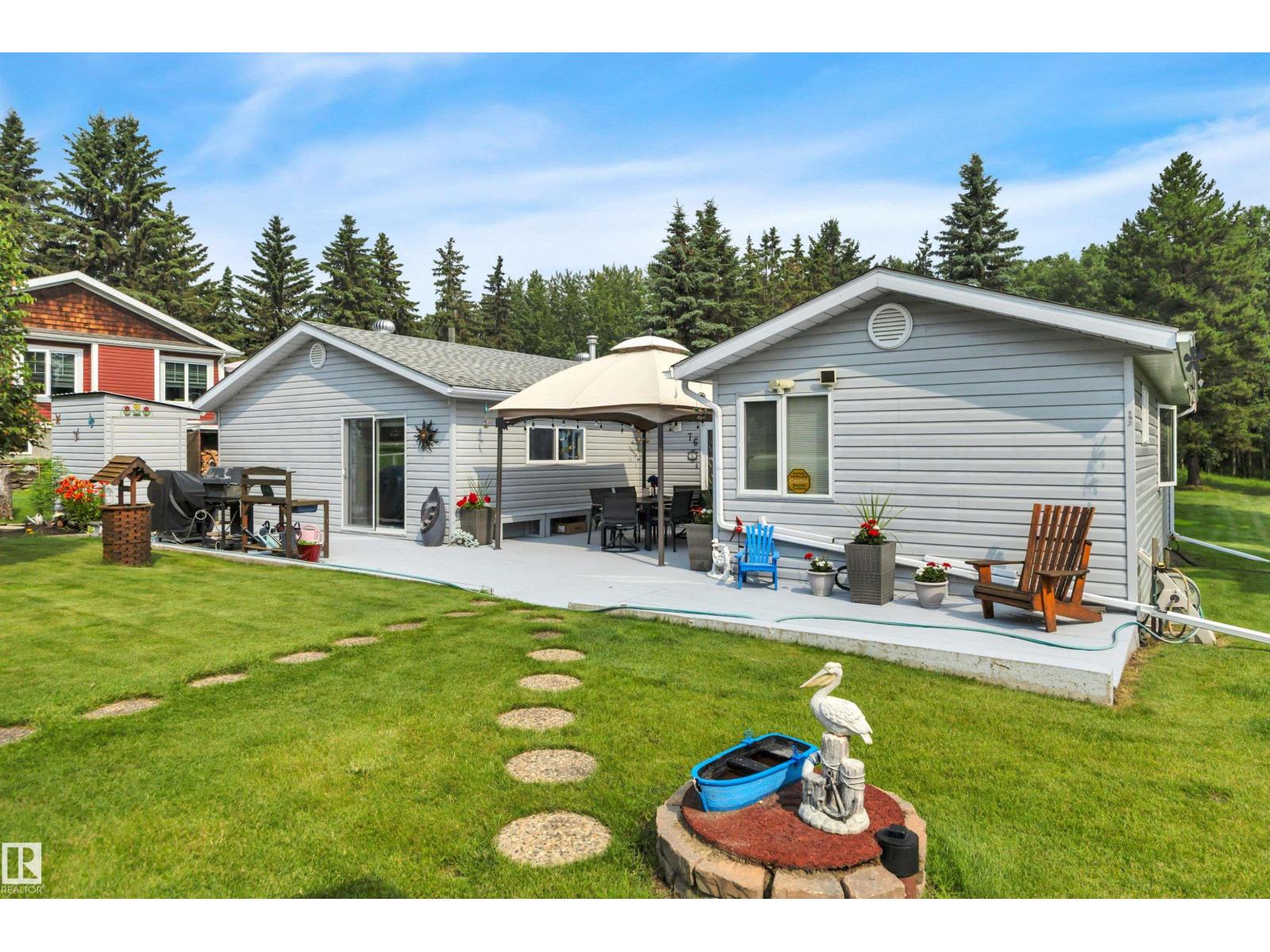 MLS® listing #30078933 for sale located at 76 Buskmose Drive