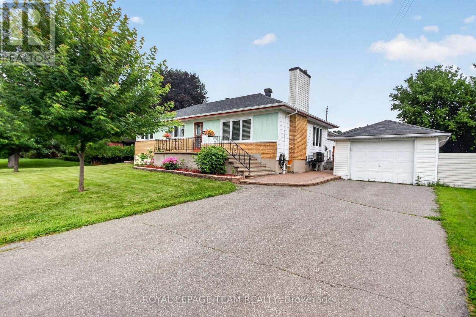 MLS® listing #30079124 for sale located at 53 FIELDROW STREET