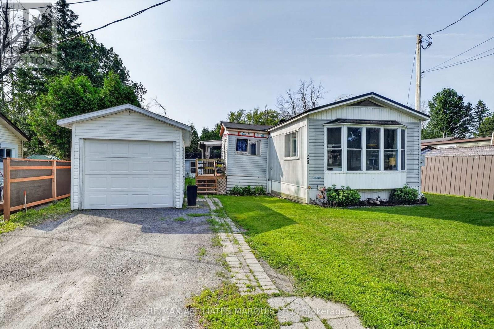 MLS® listing #30079167 for sale located at 28 THOMAS STREET