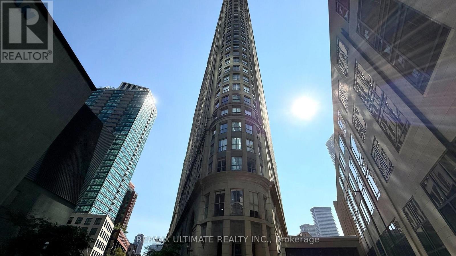MLS® listing #30079186 for sale located at 913 - 25 THE ESPLANADE