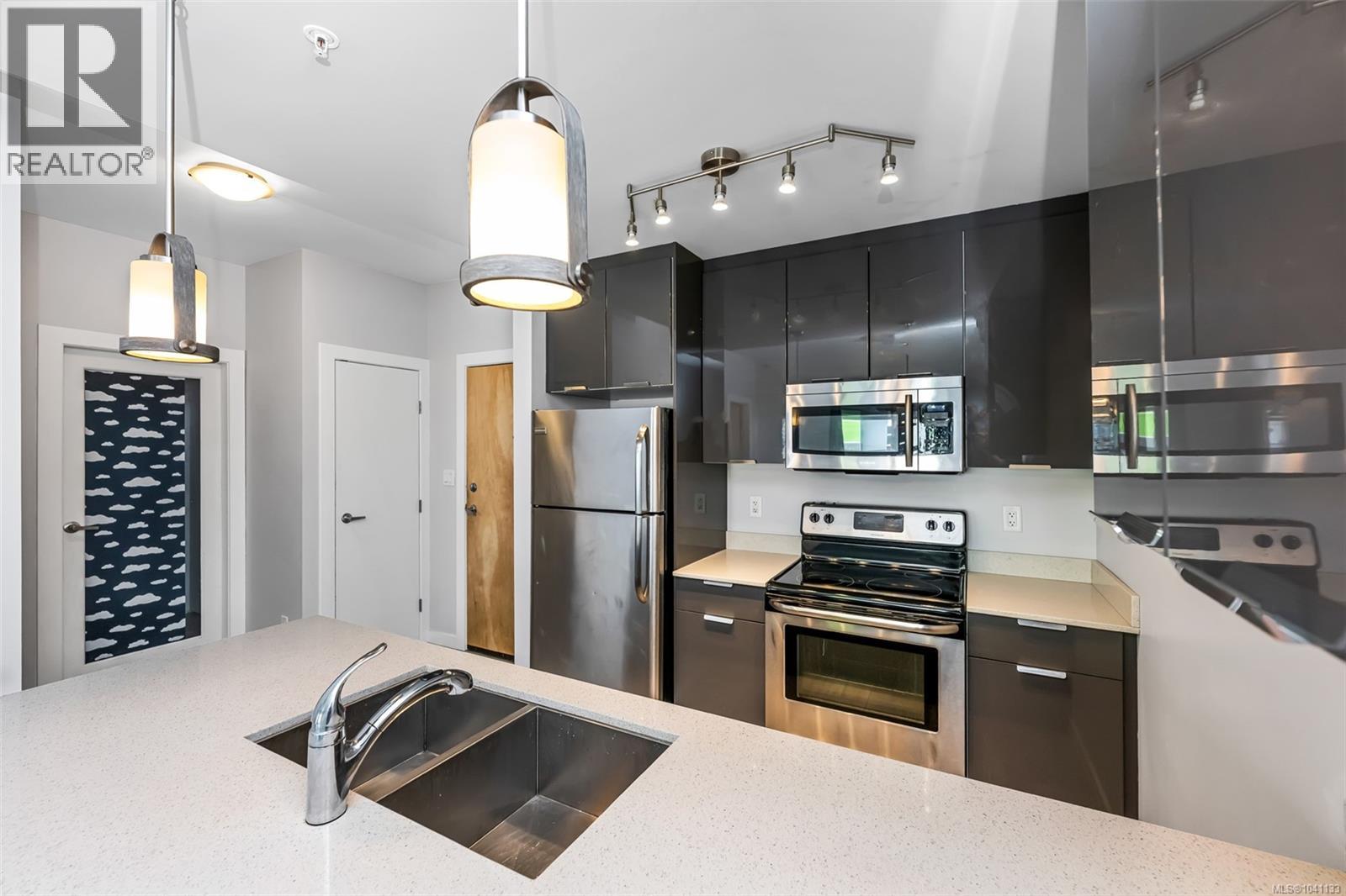 MLS® listing #30079706 for sale located at 302 2871 Jacklin Rd