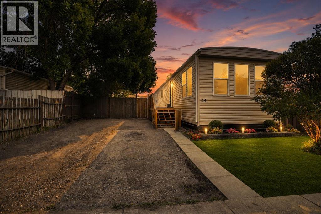 MLS® listing #30080208 for sale located at 64 Huntwell Way NE