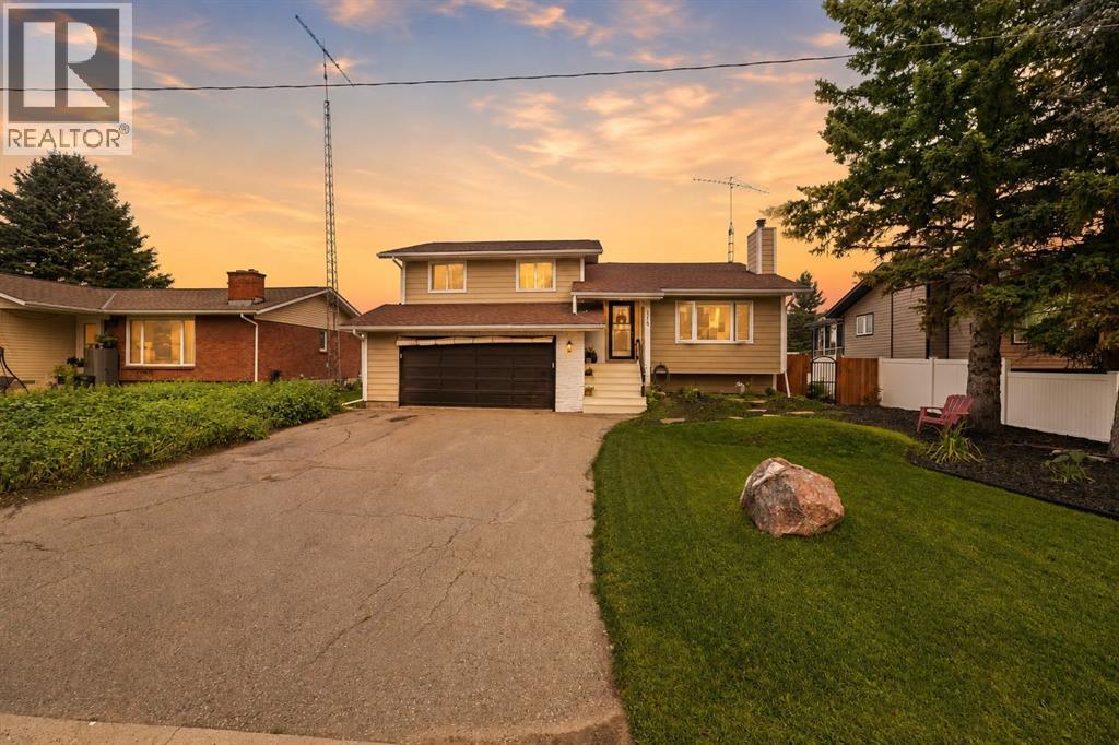 MLS® listing #30080452 for sale located at 218 8 Avenue NE