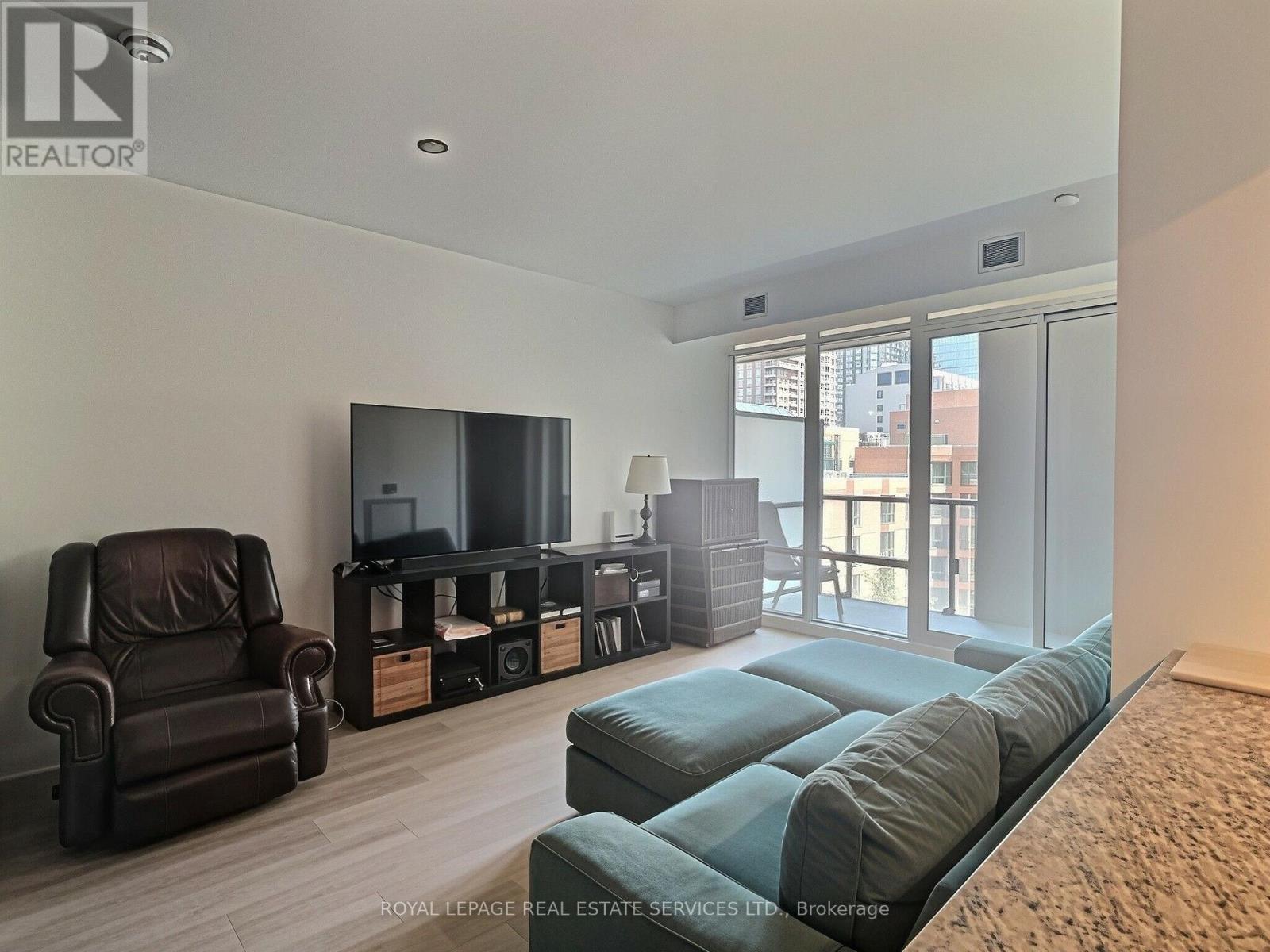 MLS® listing #30080575 for sale located at 701 - 1 BEDFORD ROAD