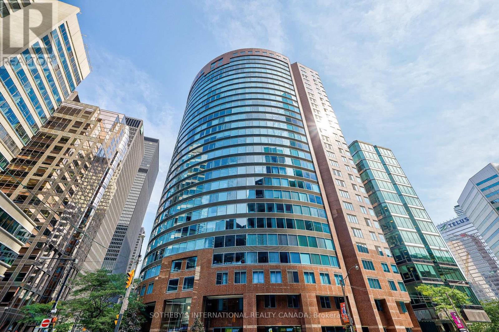 MLS® listing #30080746 for sale located at 2506 - 33 UNIVERSITY AVENUE