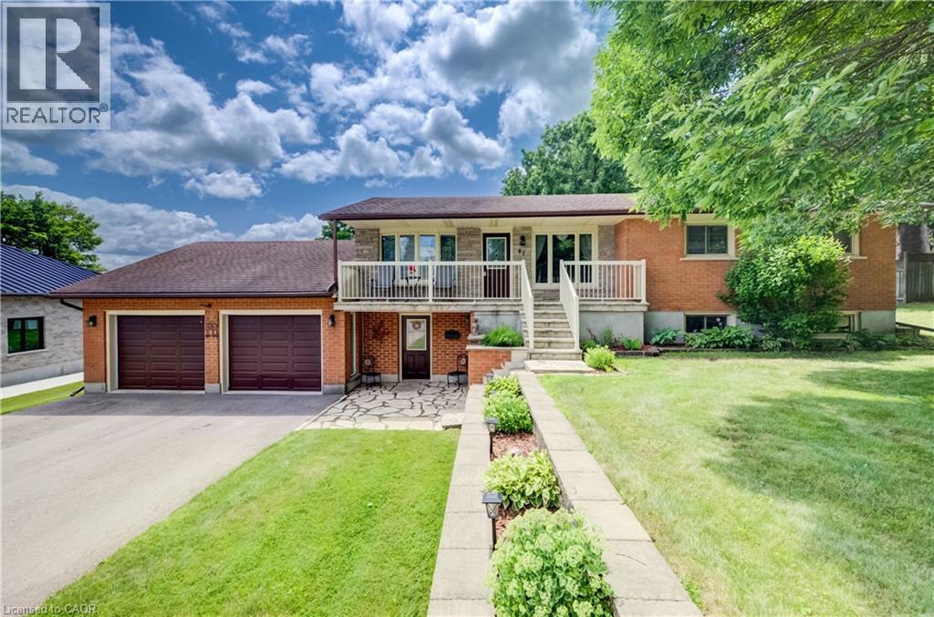 MLS® listing #30081478 for sale located at 67 CASSELHOLME Crescent