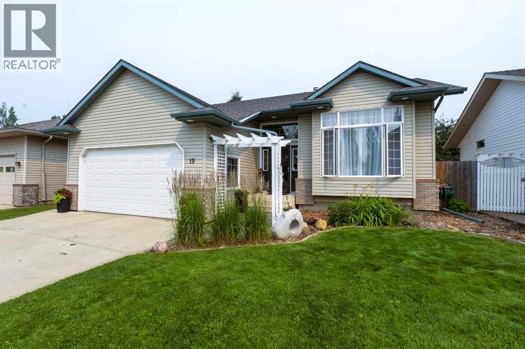 MLS® listing #30084483 for sale located at 19 Royal Crescent