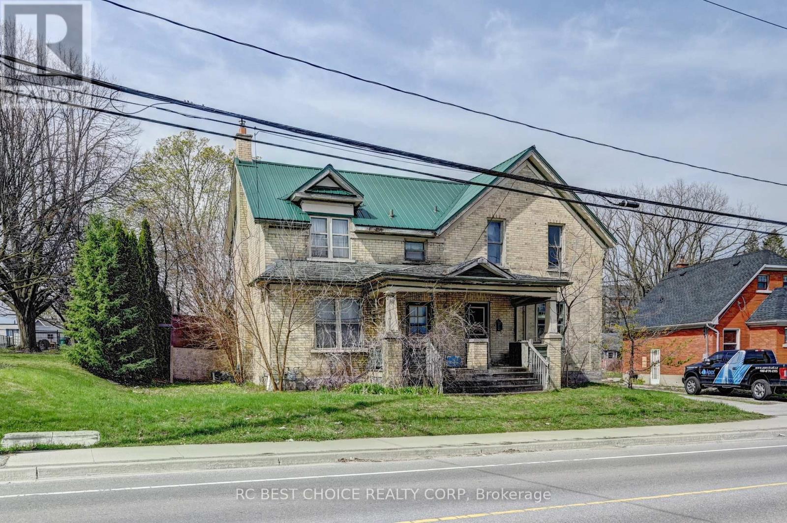 MLS® listing #30087127 for sale located at 263-265 MILL STREET
