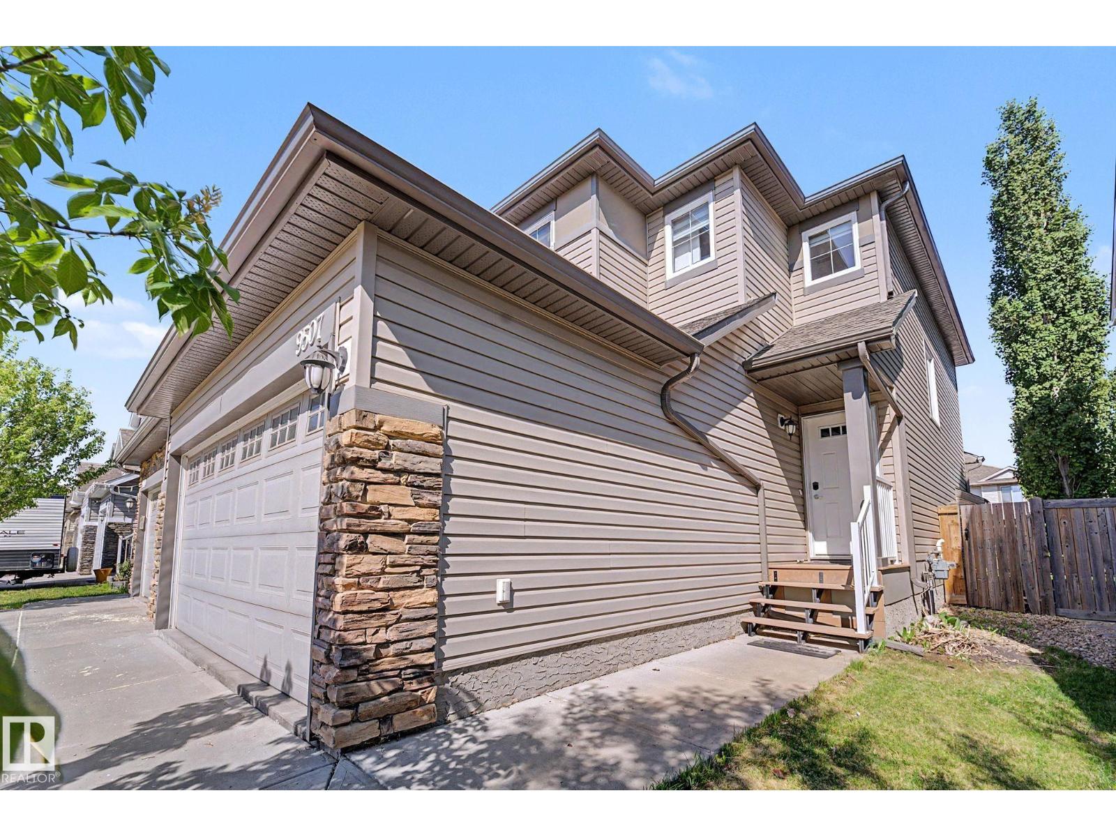MLS® listing #30087157 for sale located at 9507 SIMPSON CT NW