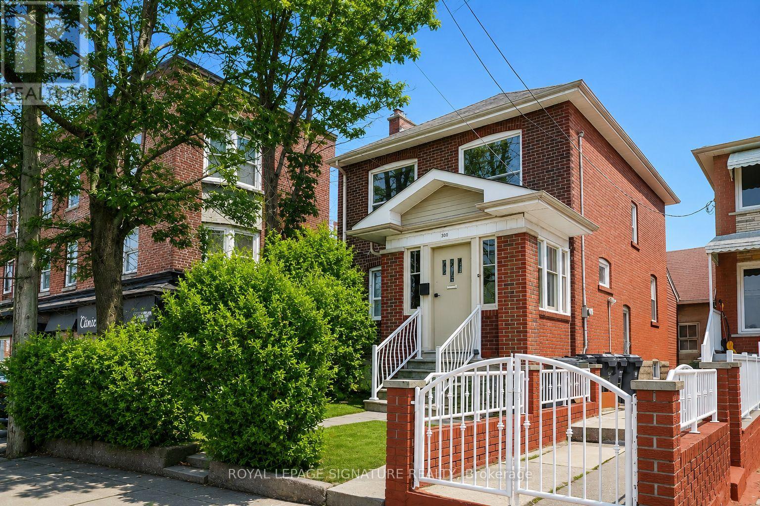 MLS® listing #30088704 for sale located at 300 CONCORD AVENUE