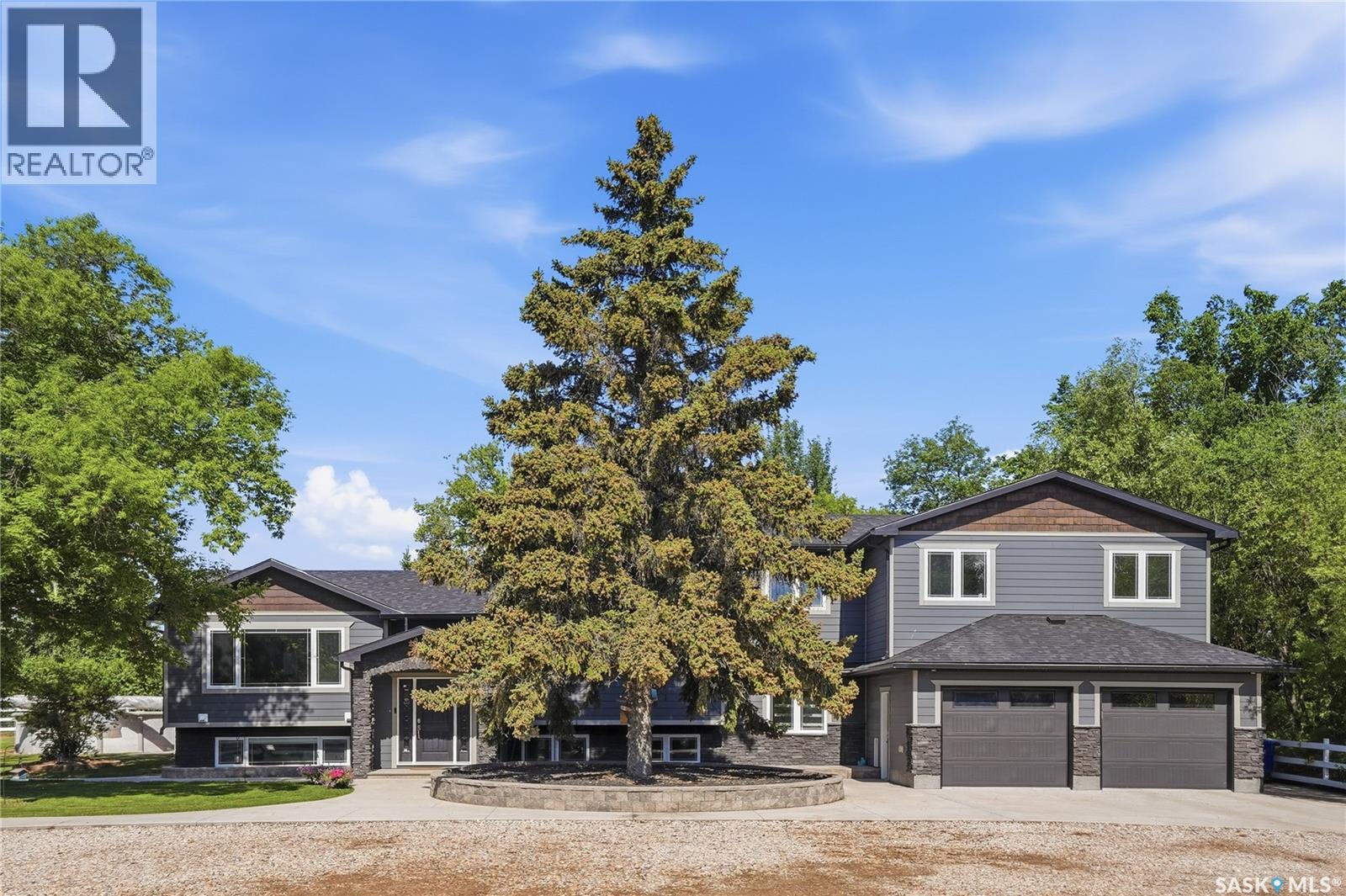 MLS® listing #30089360 for sale located at 701 Main STREET